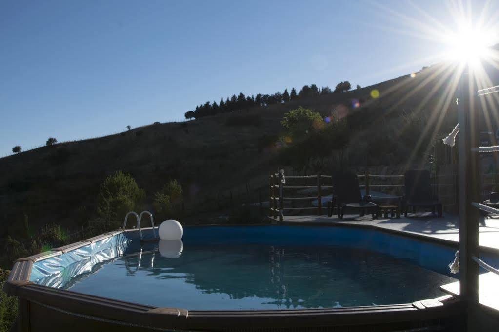 Turismo Rurale Leanza Hostal Cesarò Exterior foto